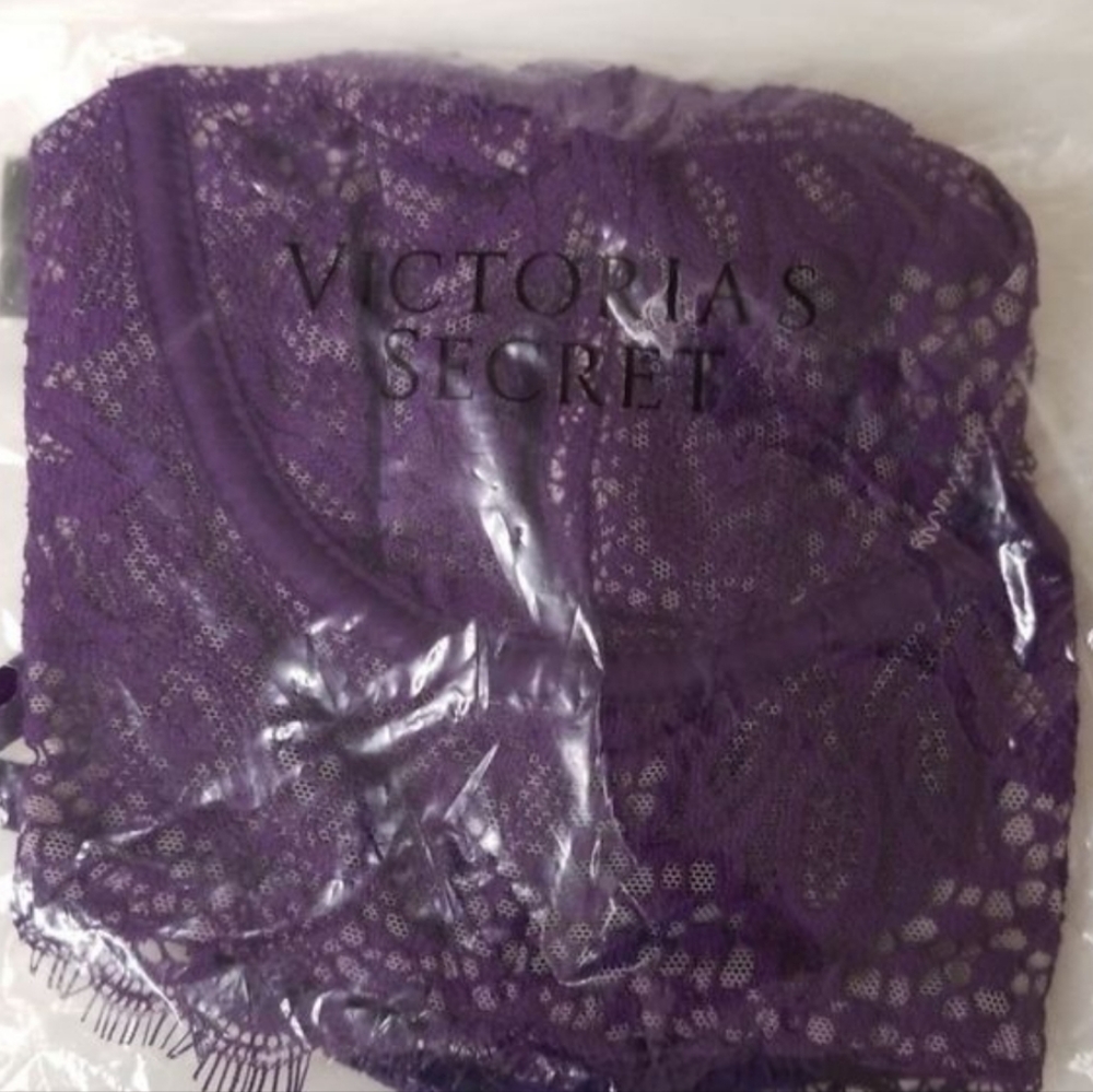 Victoria Secret Lace Halter Bra - Picture 2 of 3
